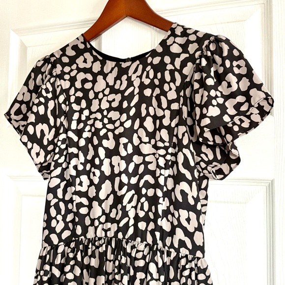 Talula Aritzia Grey & Black Animal Print Flutter Sleeve Dress Size 4 - Picture 4 of 15